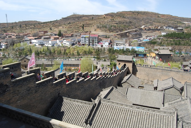 洛陽東方外國語學(xué)校組織教師山西皇城相府一日游 