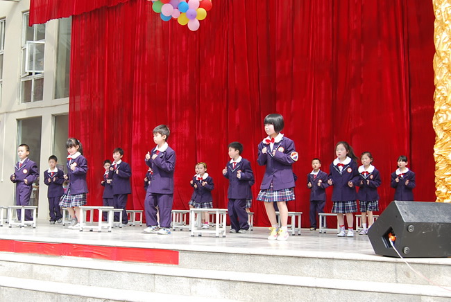 洛陽東方外國語學校開放日文藝演出