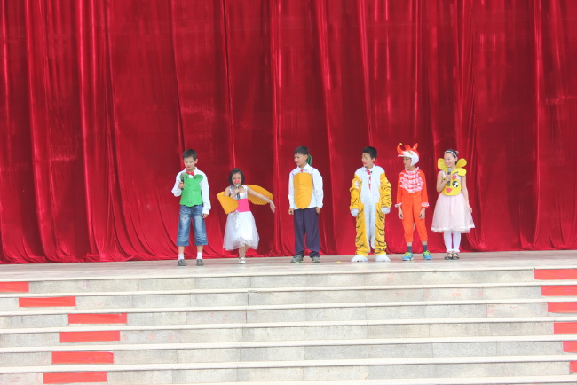 洛陽(yáng)東方外國(guó)語(yǔ)學(xué)校開放日文藝演出