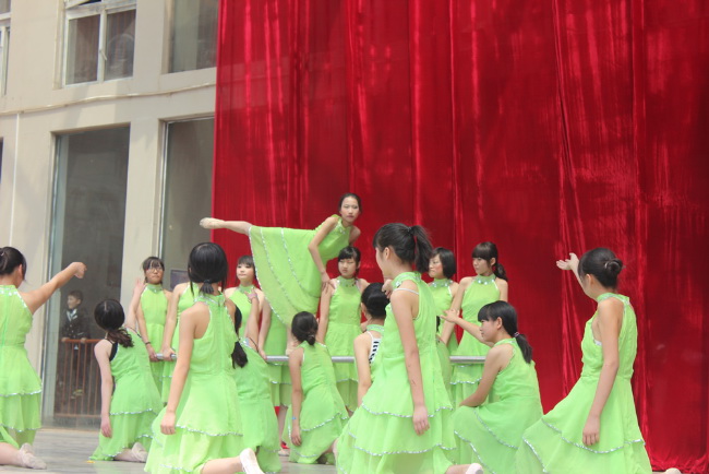 洛陽東方外國語學校開放日文藝演出