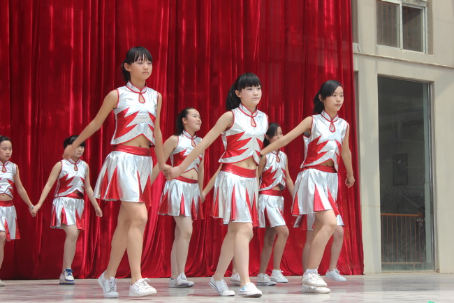 洛陽東方外國(guó)語學(xué)校開放日文藝演出