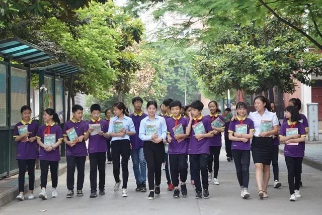 愛上東外從這里開始——東外小學部最暖照片征集令 愛上東外 從這里開始——東外小學部最暖照片征集令