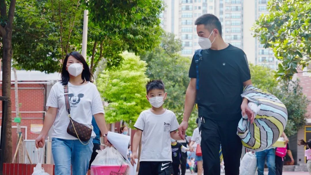 萌娃秒變“小大人”，東外一年級新生報到啦