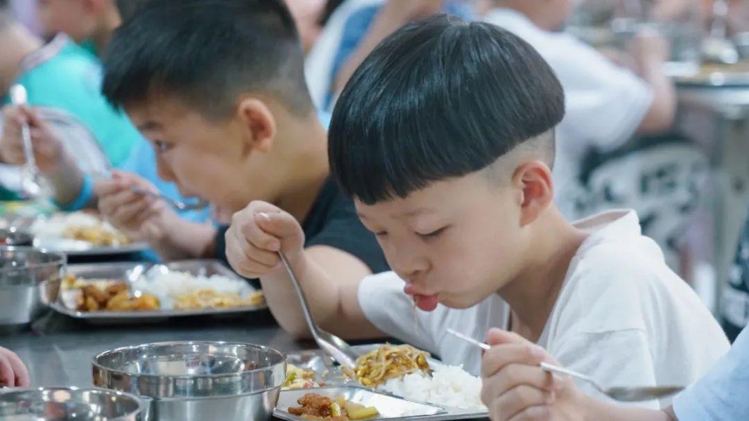 萌娃秒變“小大人”，東外一年級新生報到啦