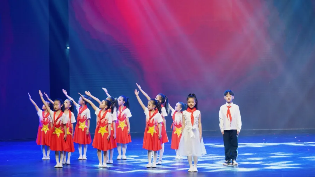 花兒向陽(yáng)，童心向黨--東外萌娃參加洛陽(yáng)市慶六一電視文藝匯演