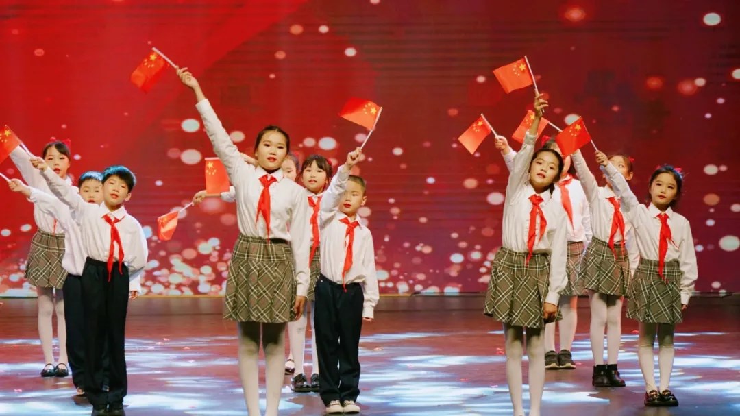 花兒向陽(yáng)，童心向黨--東外萌娃參加洛陽(yáng)市慶六一電視文藝匯演