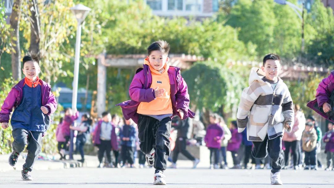 運(yùn)動(dòng)綻放光彩，健康伴我成長丨洛陽東外小學(xué)部體質(zhì)健康達(dá)標(biāo)運(yùn)動(dòng)會(huì)