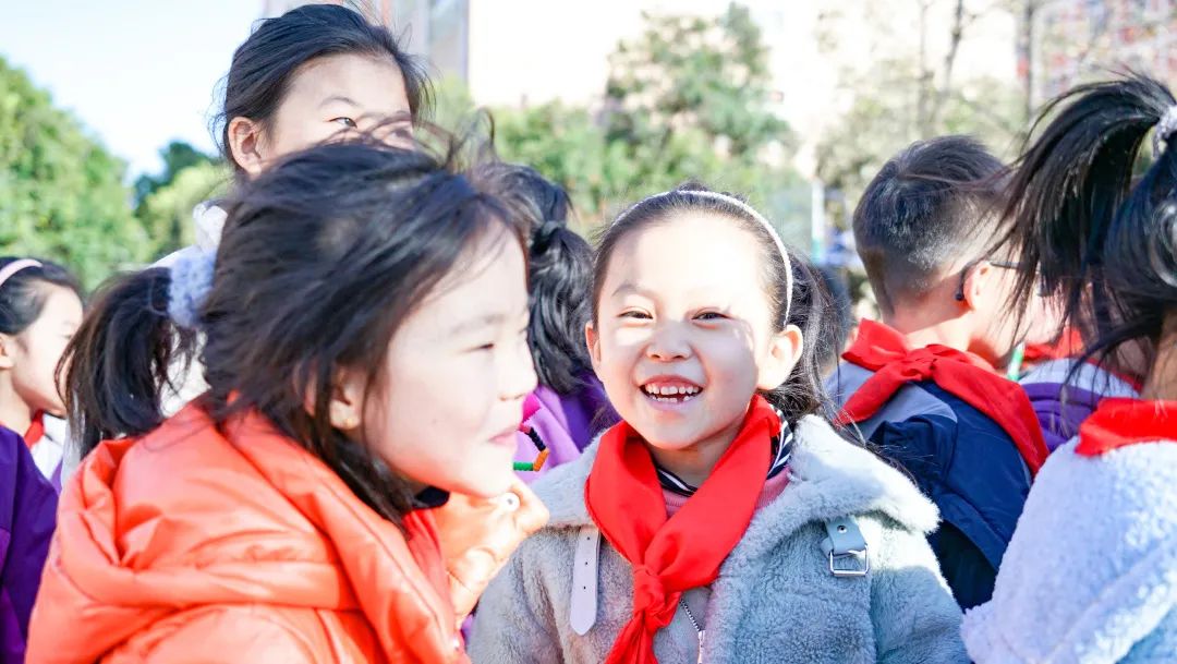 運(yùn)動(dòng)綻放光彩，健康伴我成長丨洛陽東外小學(xué)部體質(zhì)健康達(dá)標(biāo)運(yùn)動(dòng)會(huì)