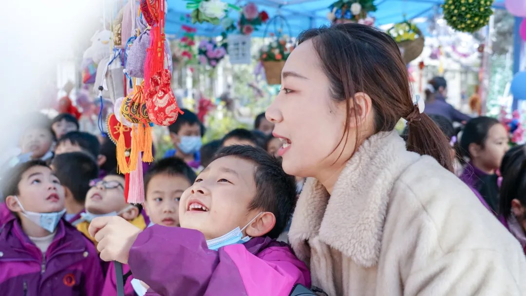 燦爛十一月，“英”你而精彩——洛陽東外小學部英語節(jié)