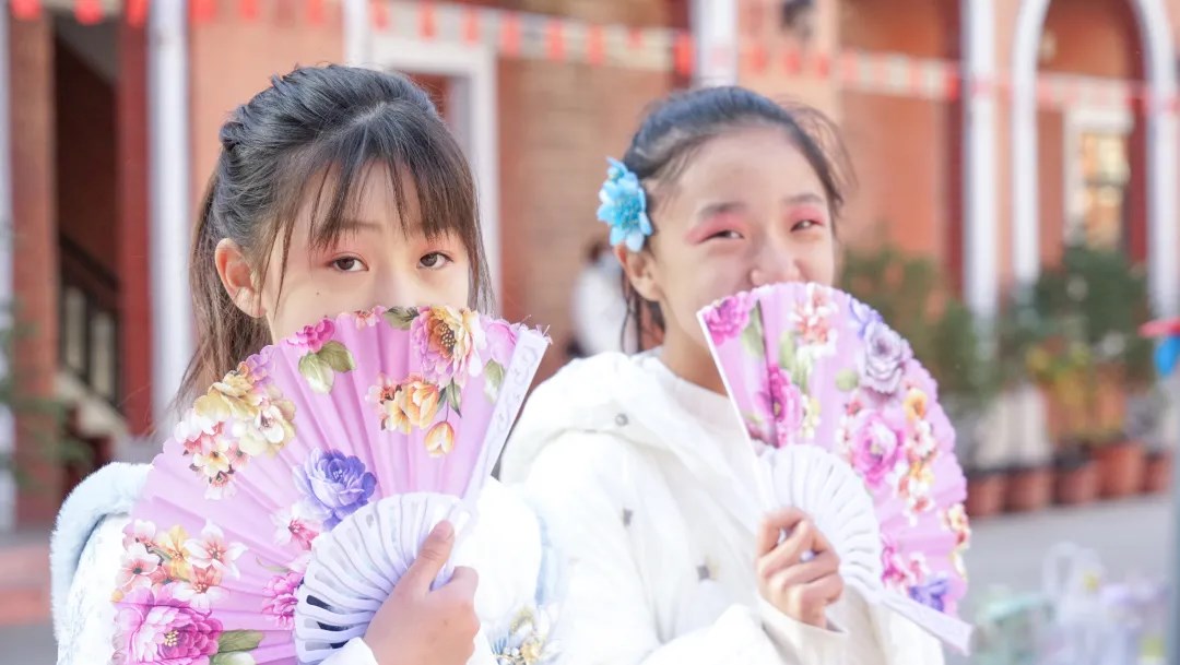 燦爛十一月，“英”你而精彩——洛陽東外小學部英語節(jié)