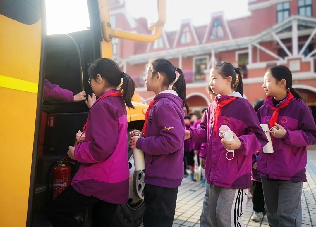 不負(fù)春光，快樂成長——洛陽東外小學(xué)部三年級(jí)研學(xué)旅行