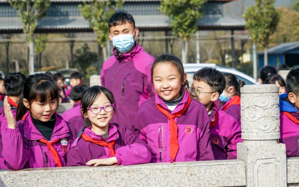 不負(fù)春光，快樂成長——洛陽東外小學(xué)部三年級(jí)研學(xué)旅行